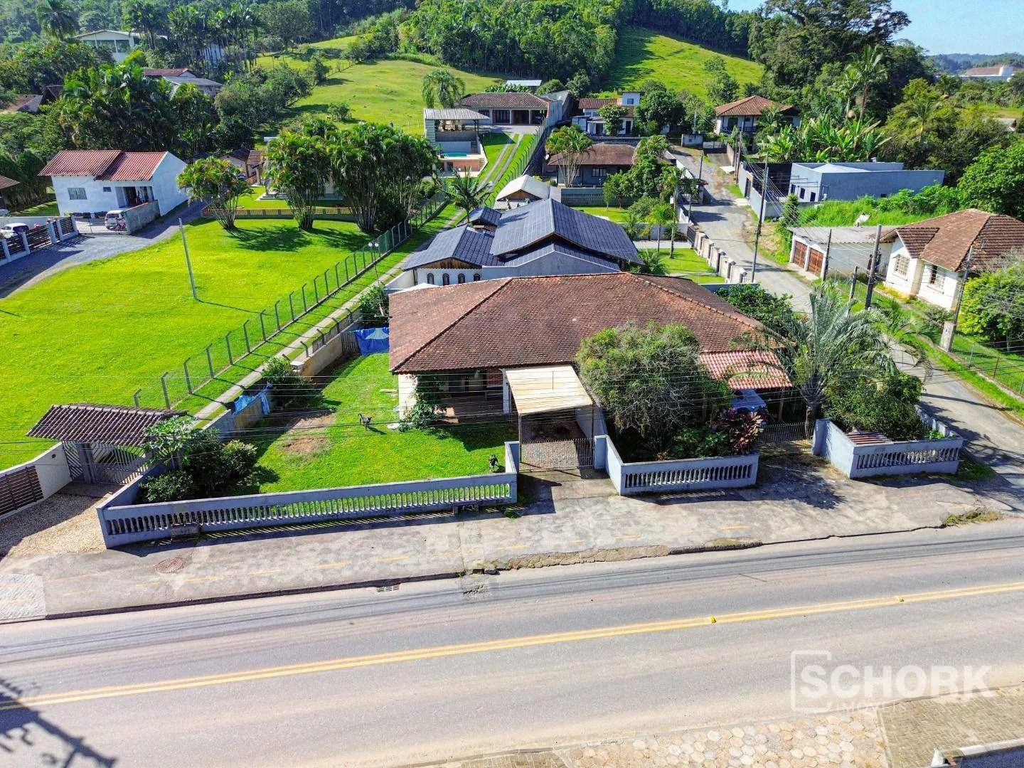 Casa à venda com 7 quartos, 3 vagas, 737m² no Fidelis, Blumenau - foto 1