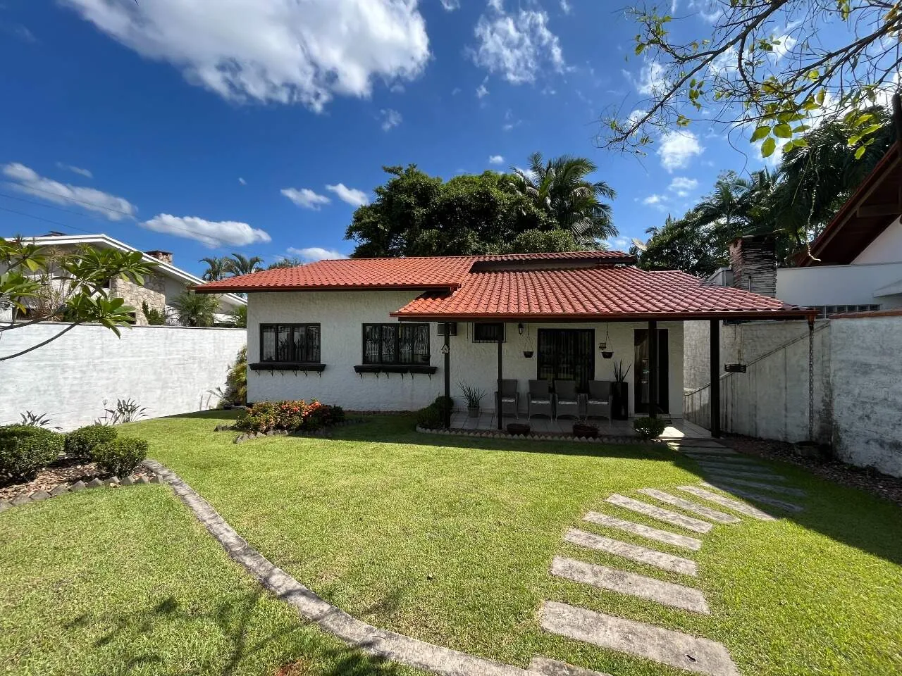Casa no Centro da cidade com amplo terreno — foto 2