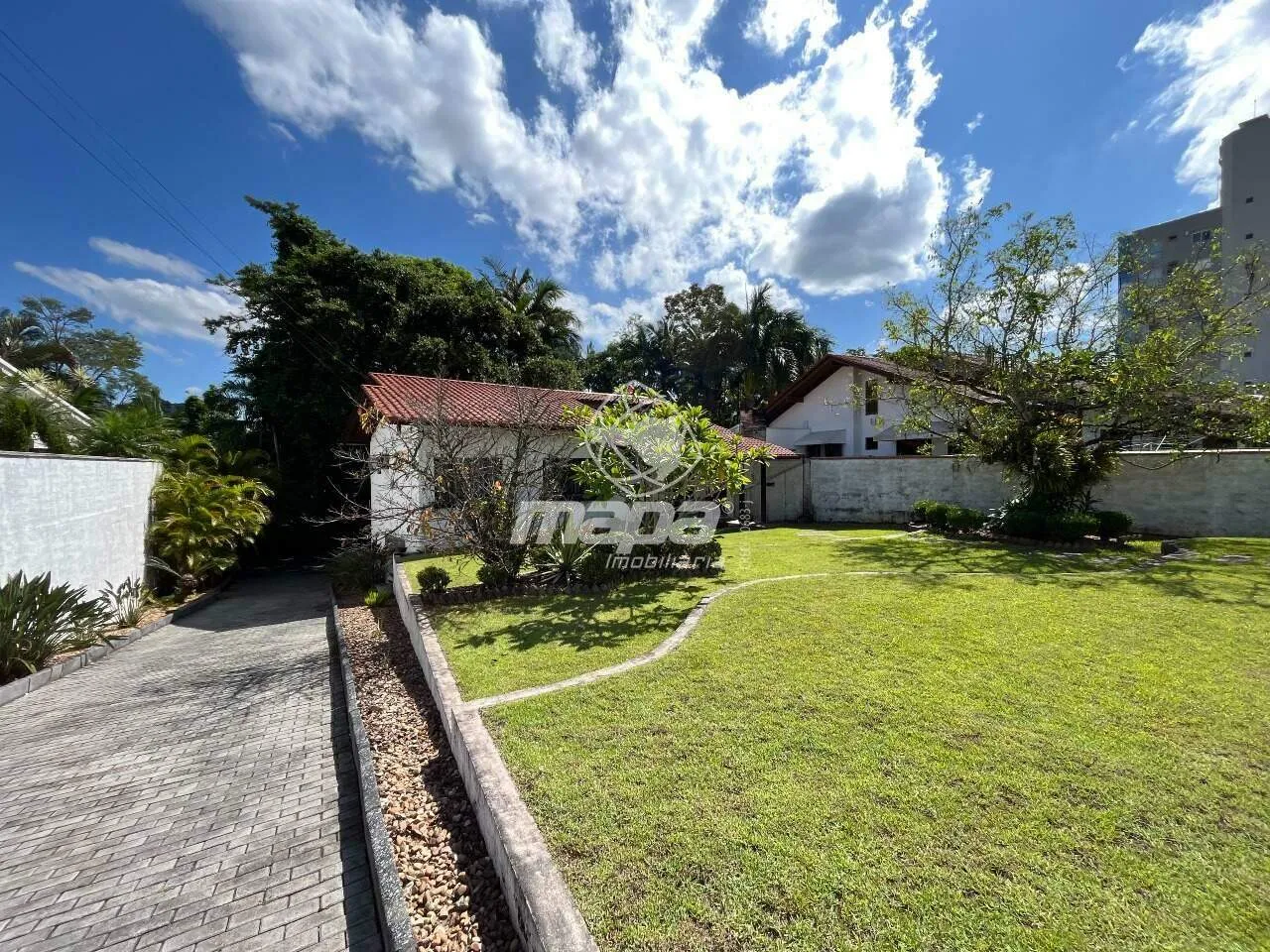 Casa no Centro da cidade com amplo terreno — foto 3