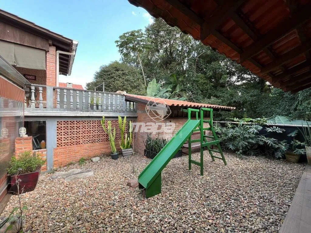 Casa com Piscina à Venda — foto 6