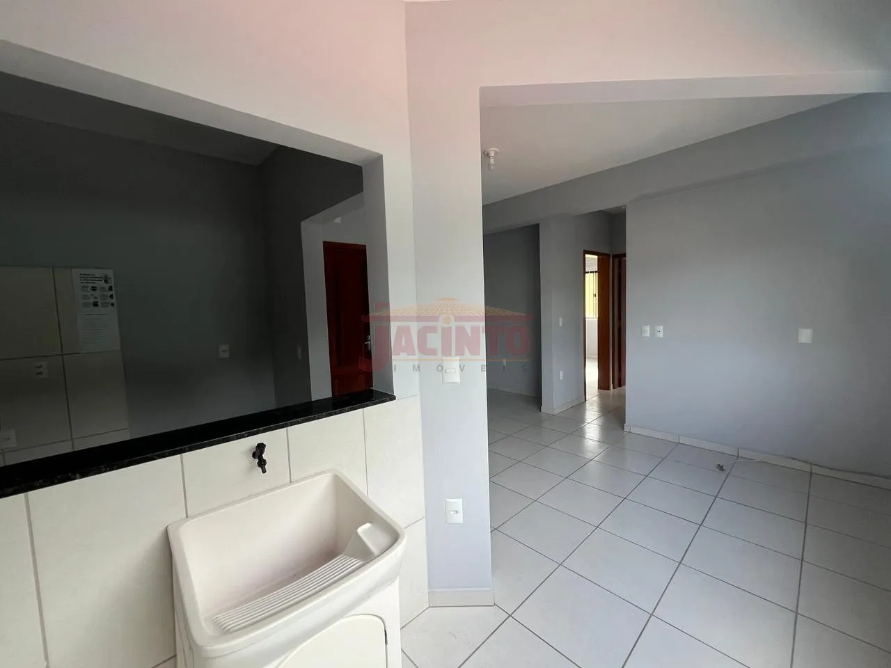 Apartamento com 2 dormitórios no bairro Fortaleza. — foto 3