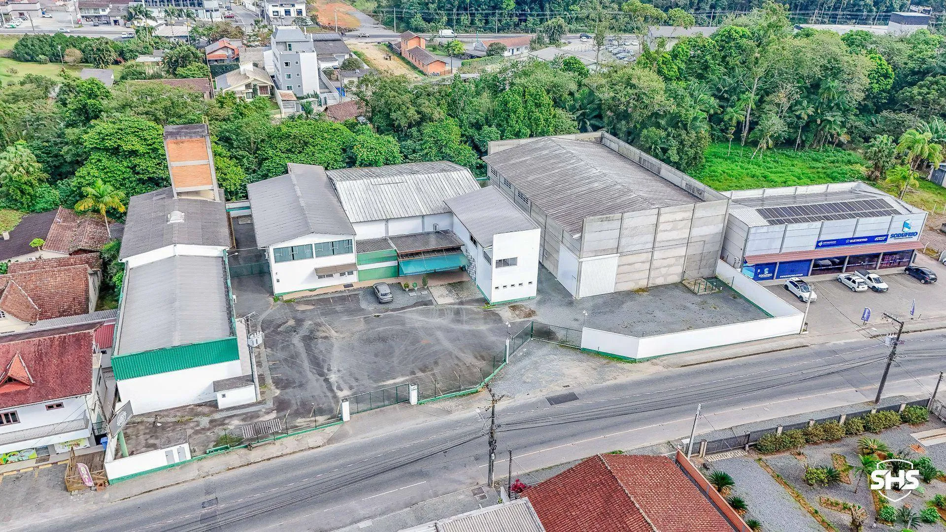 Galpão à venda, 20 vagas, 2740m² no Itoupava Central, Blumenau - foto 1