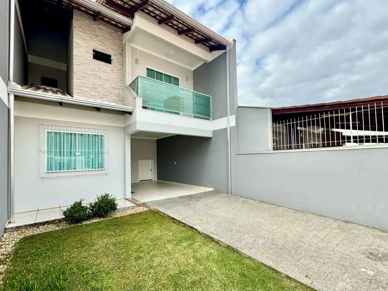 Casa à venda com 3 quartos e 1 suíte, 2 vagas, 123m² no Passo Manso, Blumenau - foto 1
