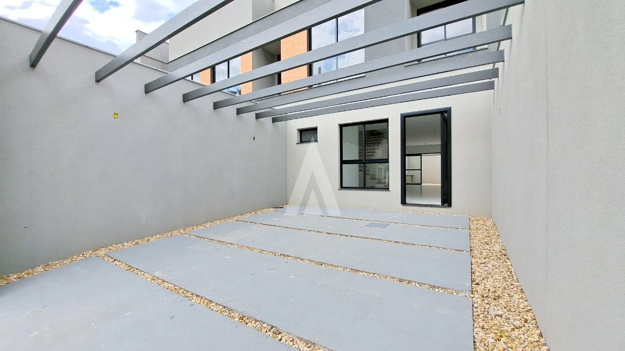 Casa à venda com 3 quartos, 2 vagas, 139m² no Anita Garibaldi, Joinville - foto 1