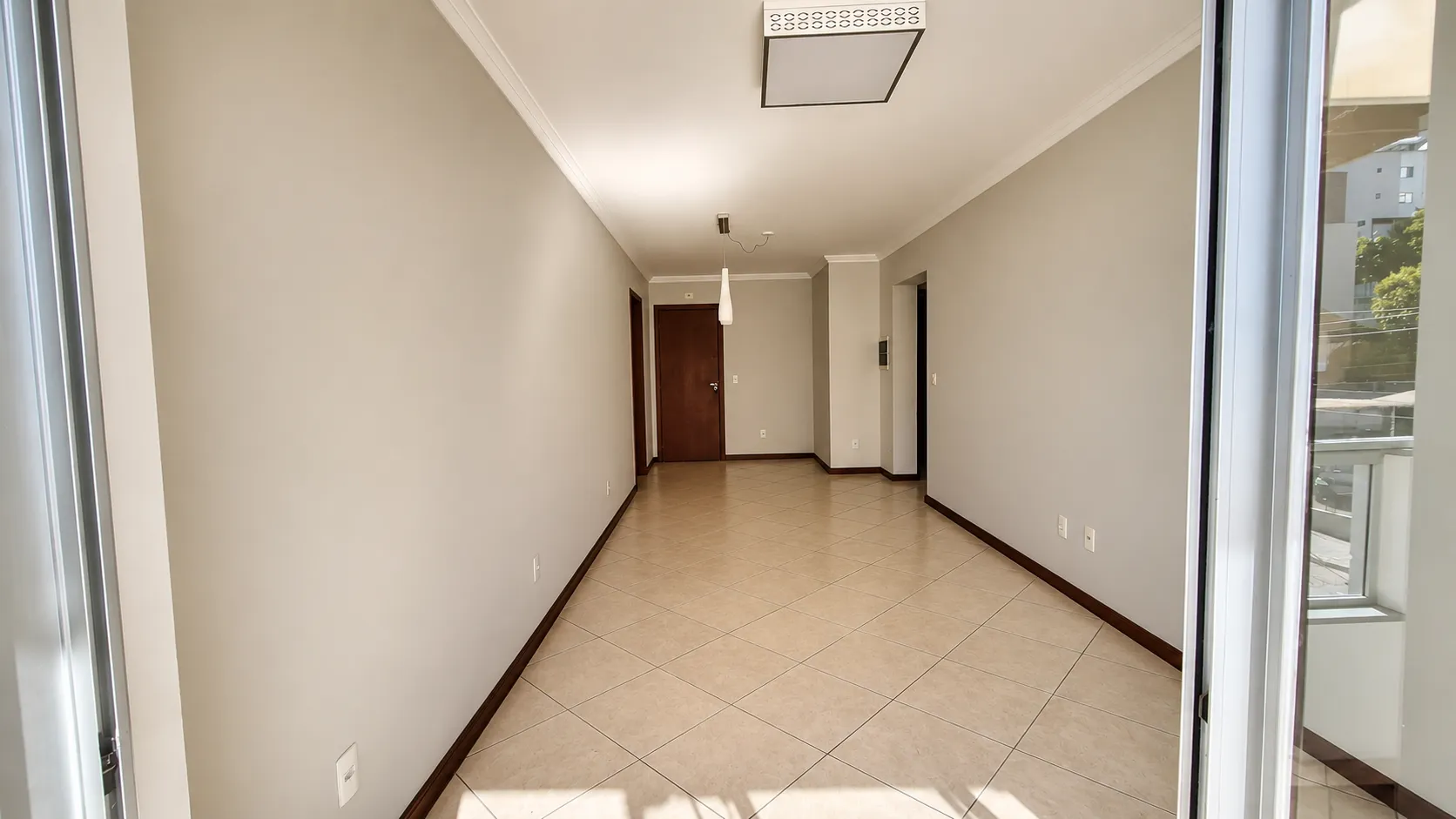 APARTAMENTO EXCLUSIVO COM 3 DORMITÓRIOS (1 SUÍTE) E 1 VAGA DE GARAGEM