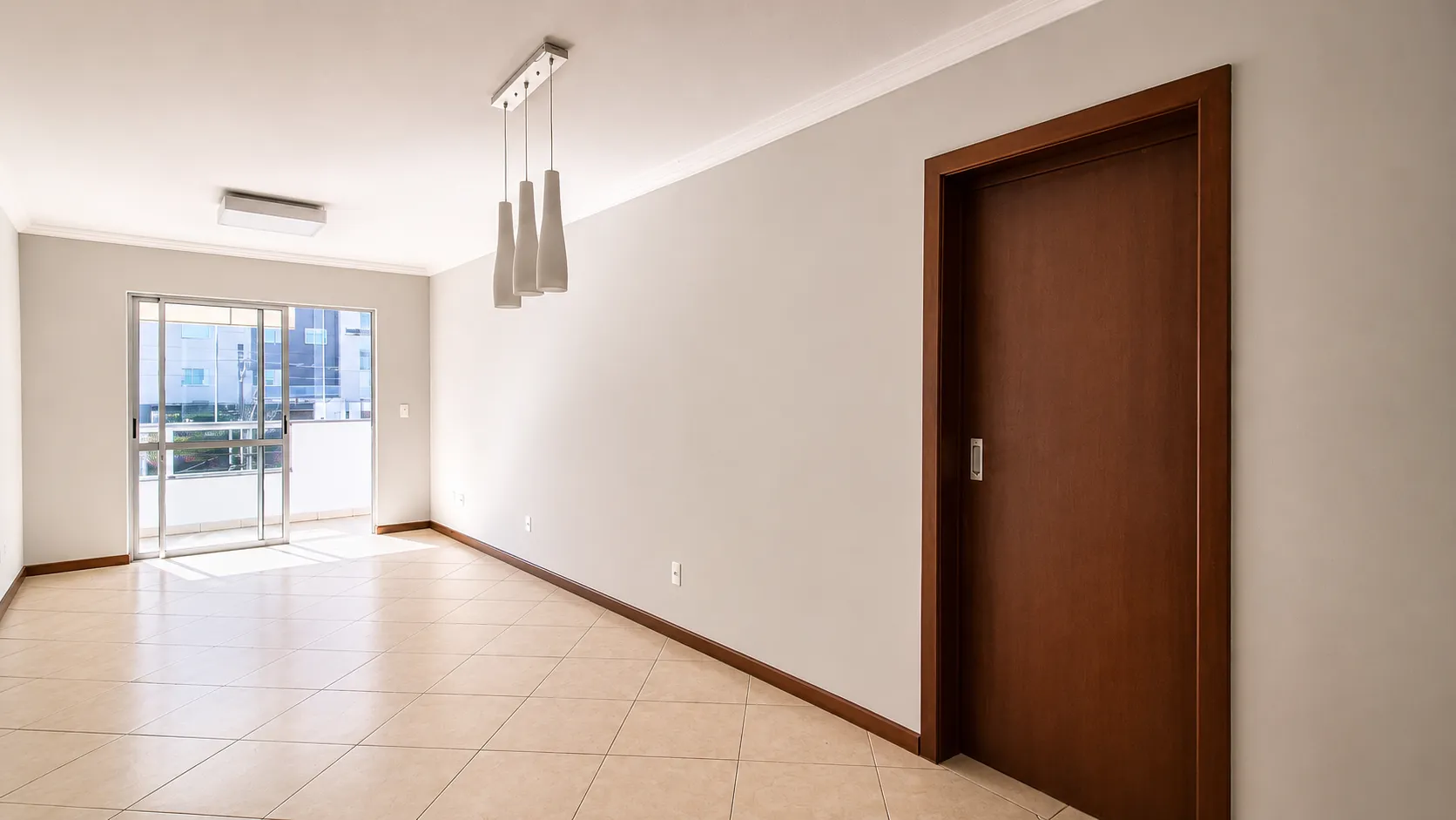 APARTAMENTO EXCLUSIVO COM 3 DORMITÓRIOS (1 SUÍTE) E 1 VAGA DE GARAGEM