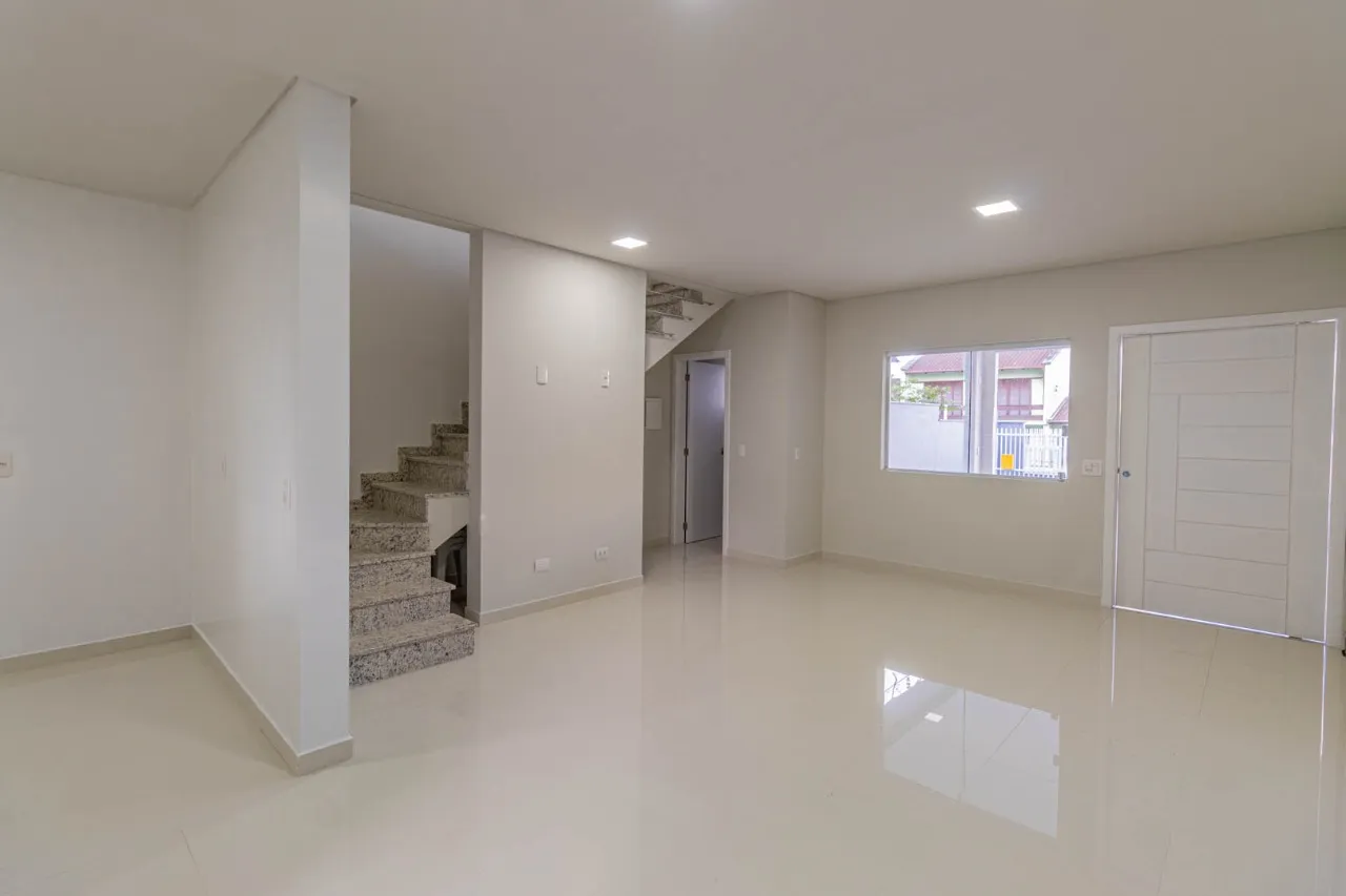 Sobrado Geminado com 1 suíte(s) mais 2 quarto(s) à venda no bairro Glória em Joinville, por R$ 1.170.000.00. — foto 5