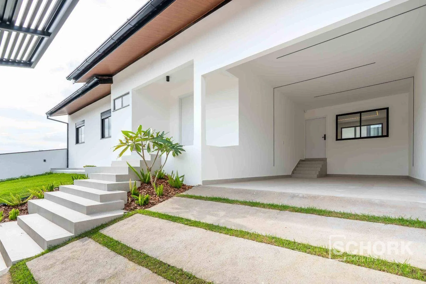 Casa à venda com 3 quartos e 3 suítes, 2 vagas, 488m² na região do bairro Água Verde, próximo à Rua General Osório, Blumenau — foto 3