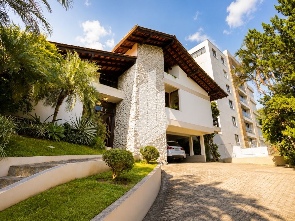 Outros Imóveis à venda com 6 quartos e 5 suítes, 6 vagas, 467m² na região do bairro Salto, próximo à Rua Bahia, Blumenau