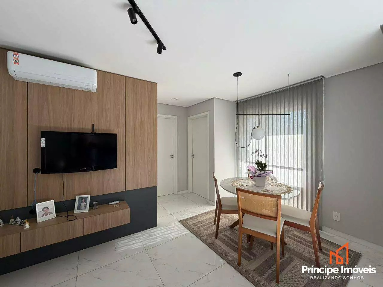 Apartamento à venda com 2 quartos, 1 vaga, 55m² no Bucarein, Joinville - foto 1