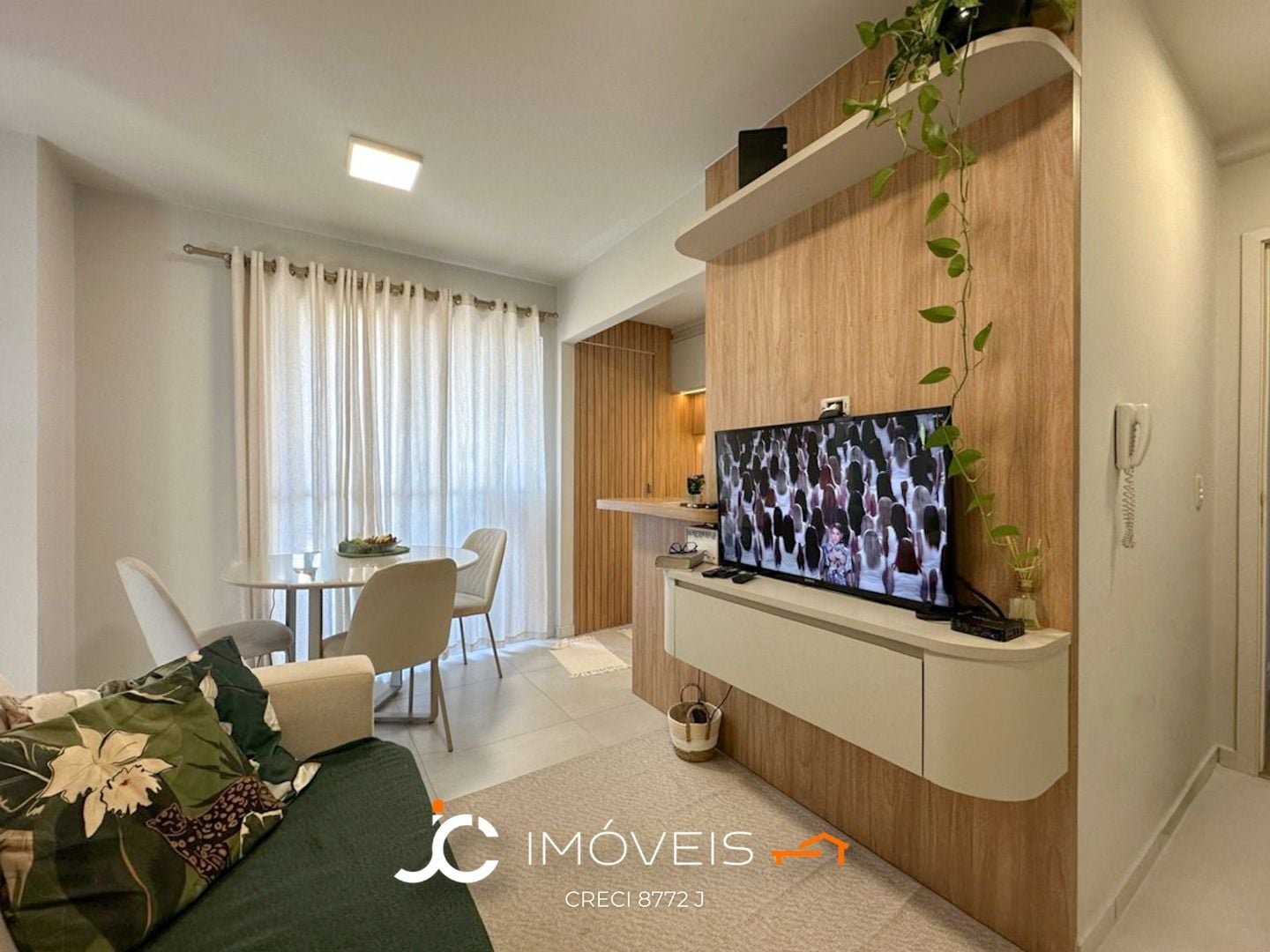 Apartamento à venda com 2 quartos, 1 vaga, 52m² na região do bairro Velha, próximo à Rua Governador Jorge Lacerda, Blumenau