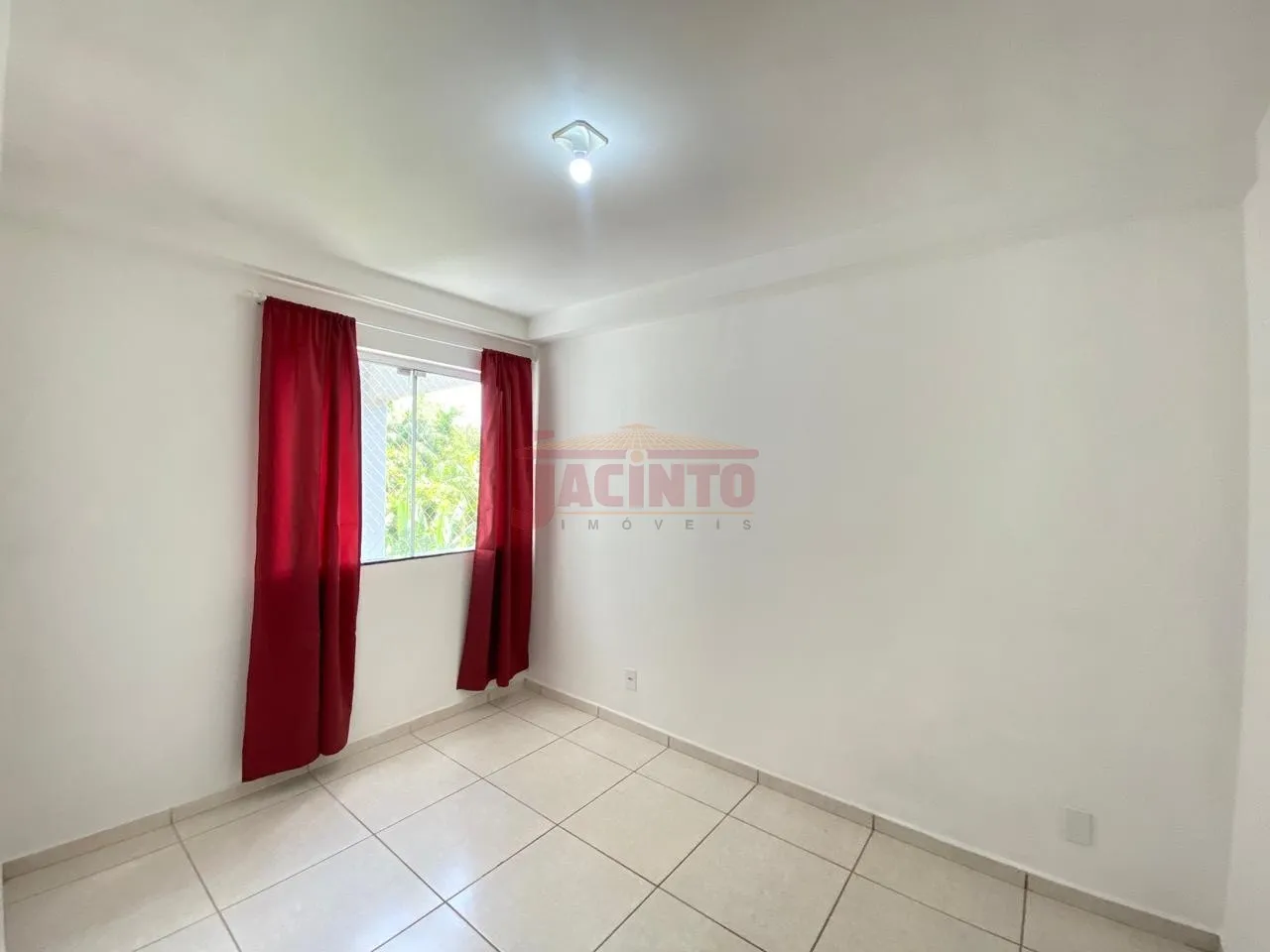 Apartamento com 2 dormitórios, sacada com churrasqueira no bairro Fortaleza. — foto 7