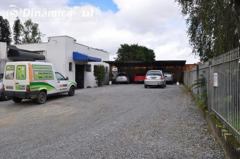 Terreno, prédio e casa comercial no bairro Itoupava Norte, corredor de serviço com 4.500m2, construída 753,42m2, . Imóveis parcialmente locados e boa viabilidade para construção ZC2. — foto 4
