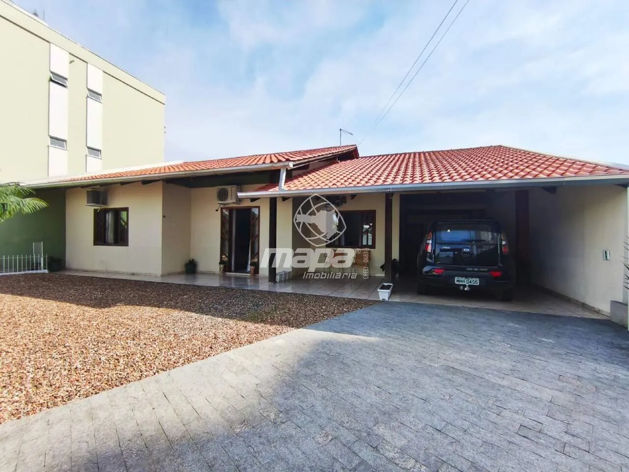 Casa com Piscina à venda - foto 1