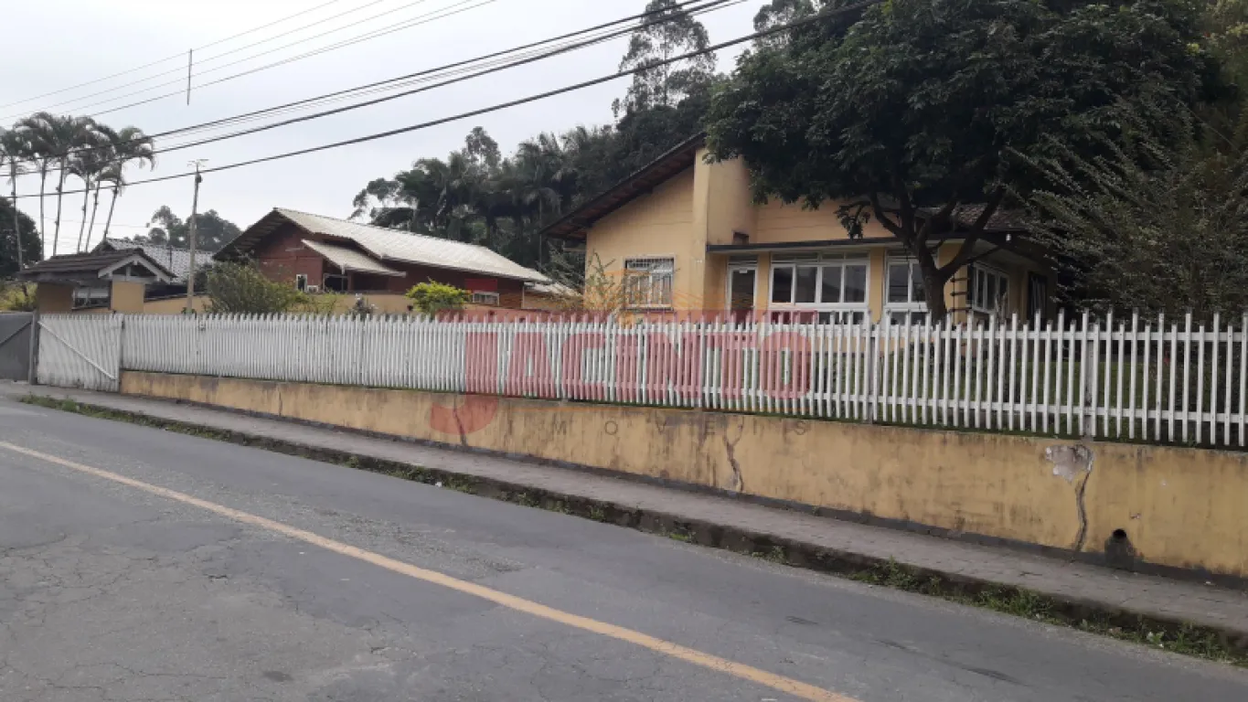 Terreno Comercial no bairro Badenfurt, com 1.770,00 m, sendo 25,00 metros de frente. - foto 1