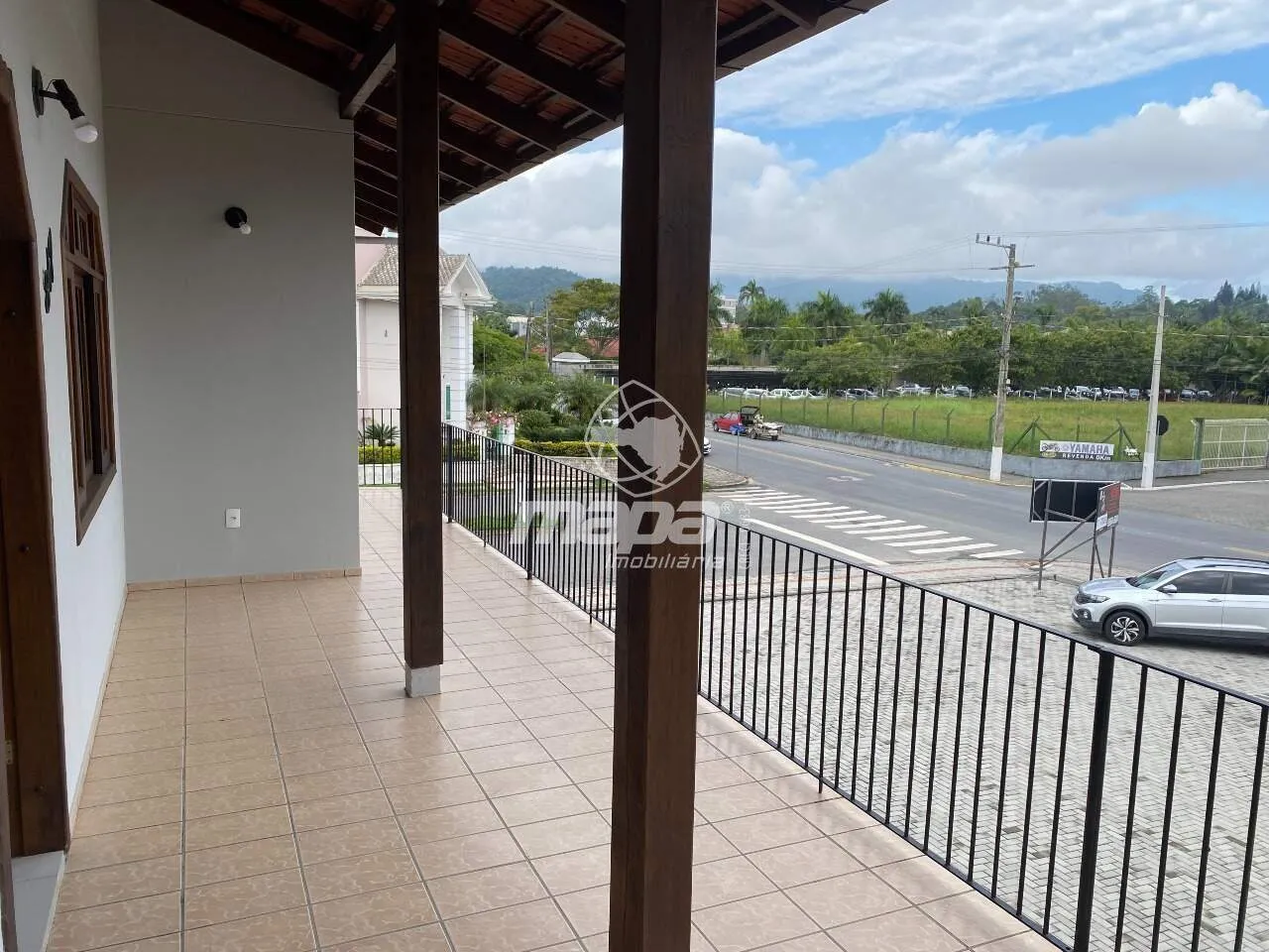 Imóvel comercial com ampla area de estacionamento — foto 3