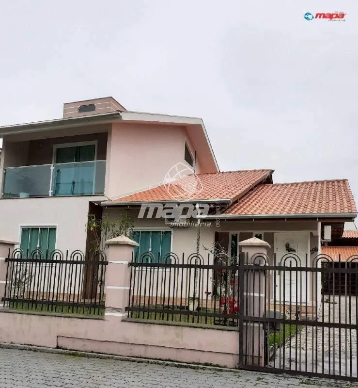 Casa com piscina à venda - foto 1