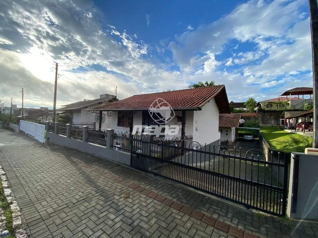 Casa à venda, 4 quartos, 2 vagas, Capitais - Timbó/SC - foto 1