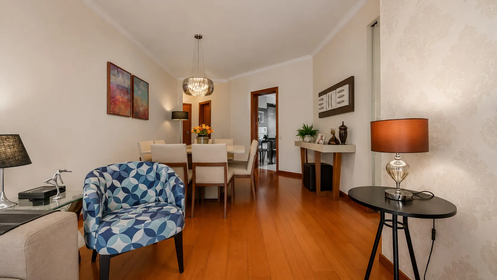 APARTAMENTO SEMI-MOBILIADO COM 3 DORMITÓRIOS + DEPENDENCIA NA ALAMEDA