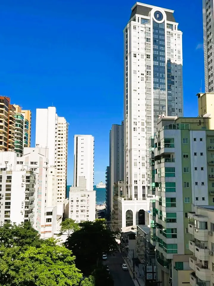Apartamento à venda com 2 quartos, 55m² no Centro, Balneário Camboriú - foto 1