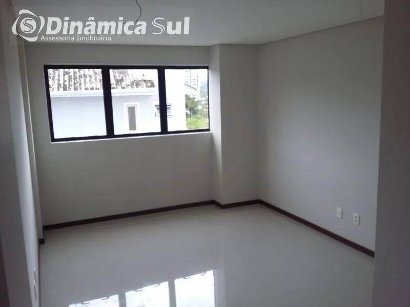 Sala comercial NOVA próximo a Vila Germânica. 
livre de enchente; — foto 4