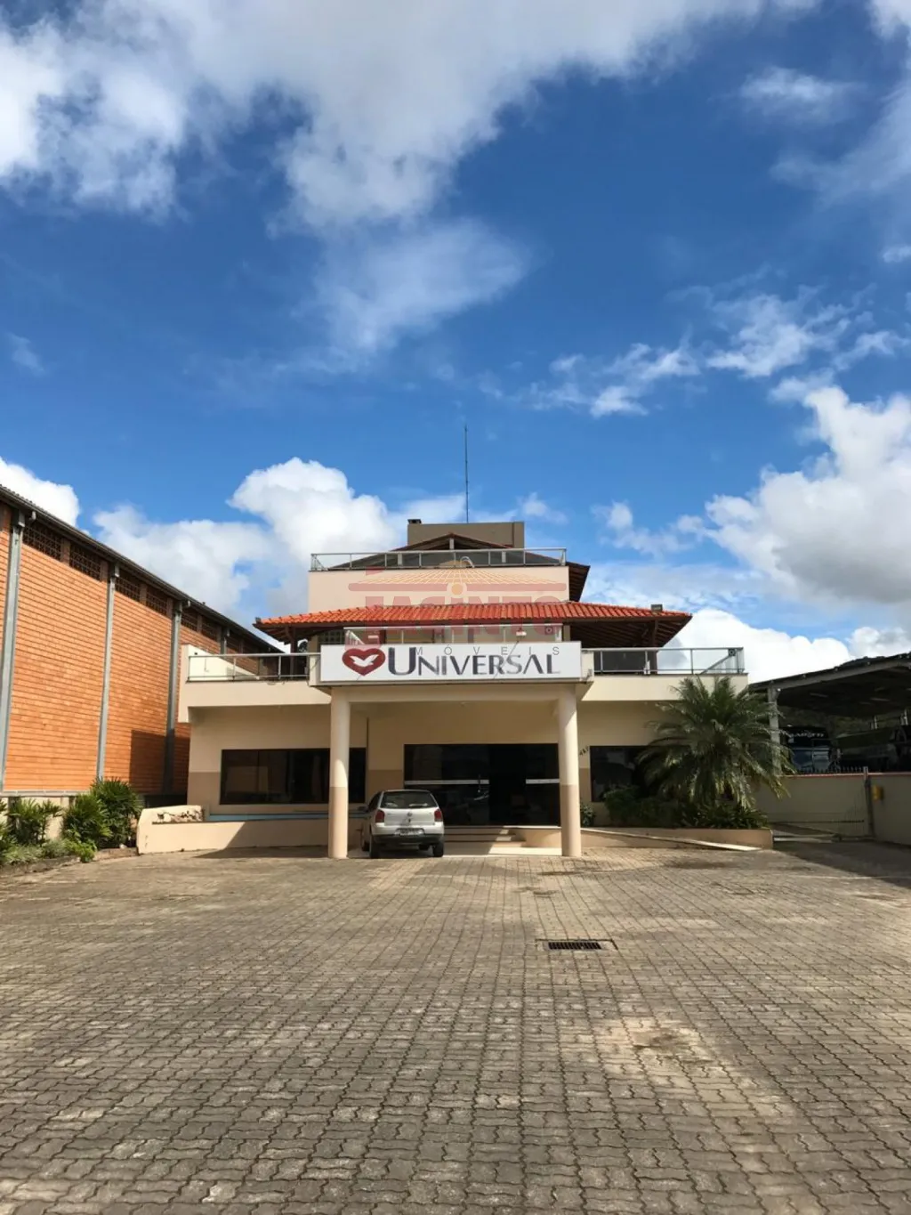Excelente prédio comercial com terreno de 1.761m. Sendo ZR4 e CS3. — foto 2
