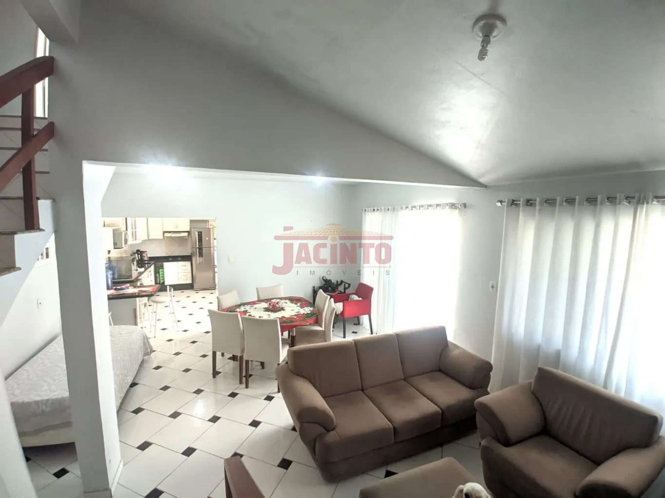 Casa de 2 pavimentos, com 3 dormitórios, no Bairro Tribess. — foto 4