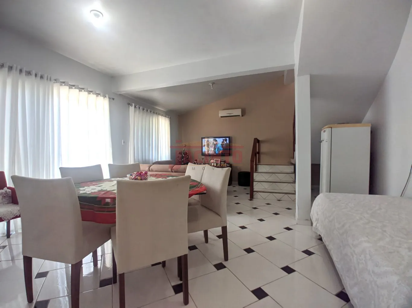 Casa de 2 pavimentos, com 3 dormitórios, no Bairro Tribess. — foto 5