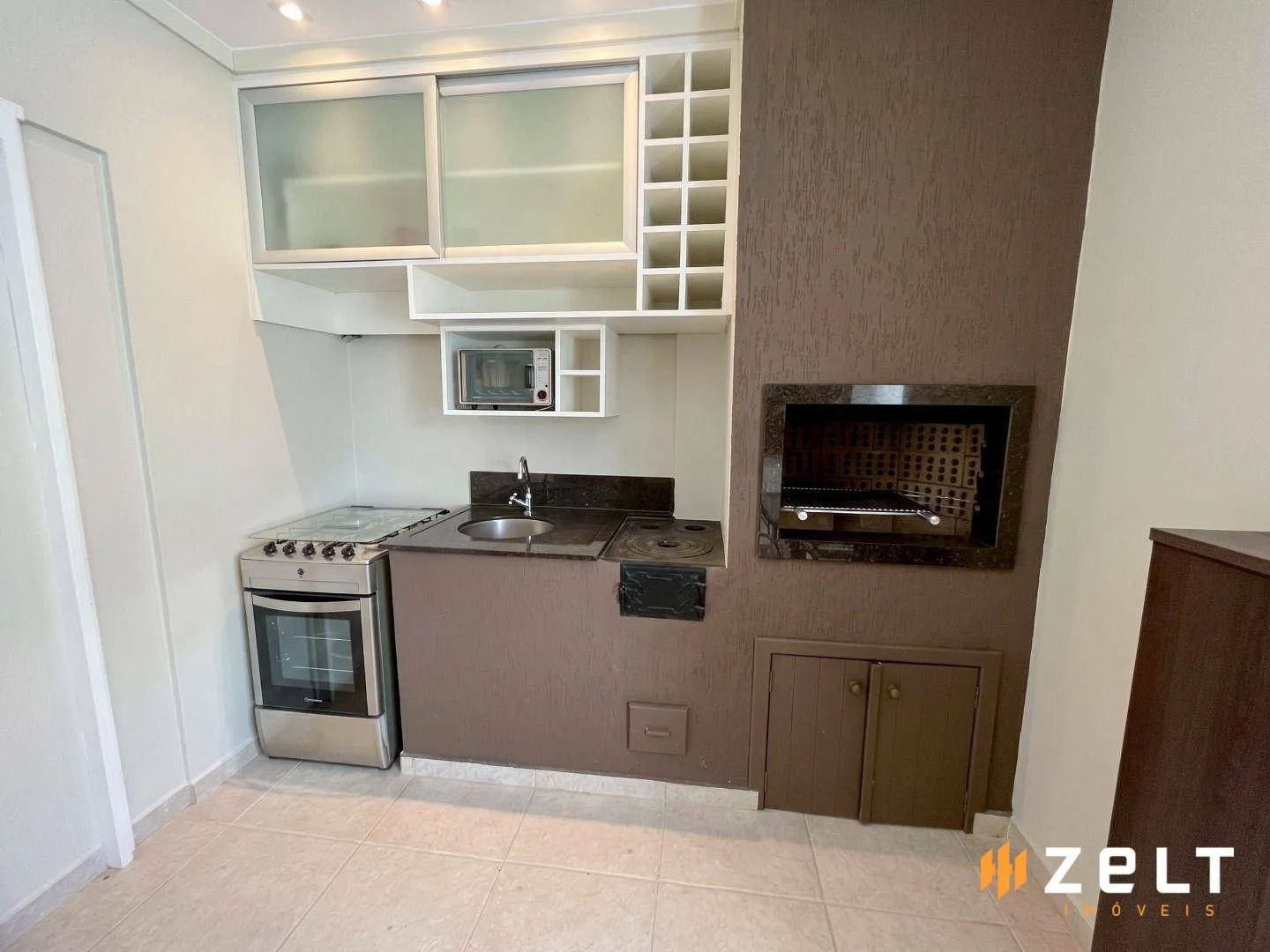 Casa à venda com 4 quartos e 1 suíte, 2 vagas, 350m² na Rua Goiânia no Centro, Blumenau — foto 7