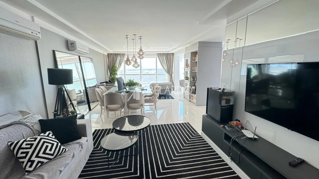 APARTAMENTO MOBILIADO, FRENTE MAR, COM QUATRO SUÍTES E TRÊS VAGAS DE GARAGEM - EM MEIA PRAIA/ITAPEMA - foto 1