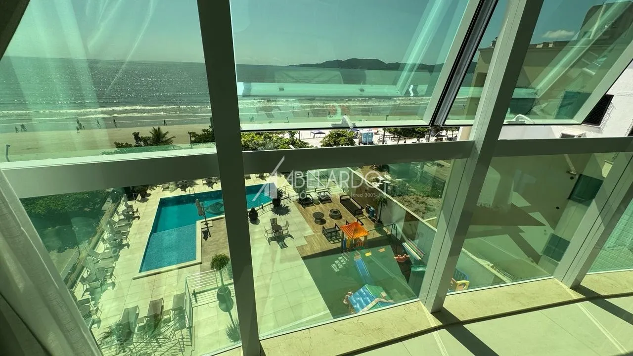 APARTAMENTO MOBILIADO, FRENTE MAR, COM QUATRO SUÍTES E TRÊS VAGAS DE GARAGEM - EM MEIA PRAIA/ITAPEMA — foto 7