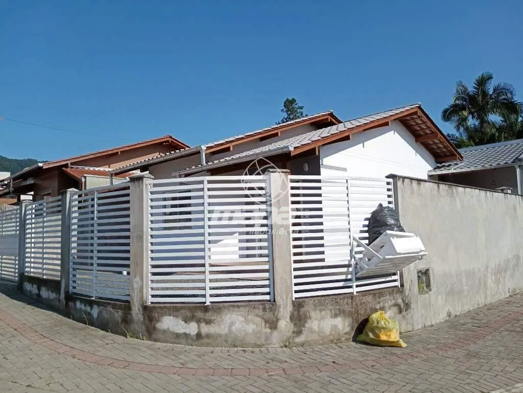 Ampla casa com ótima área externa coberta — foto 5