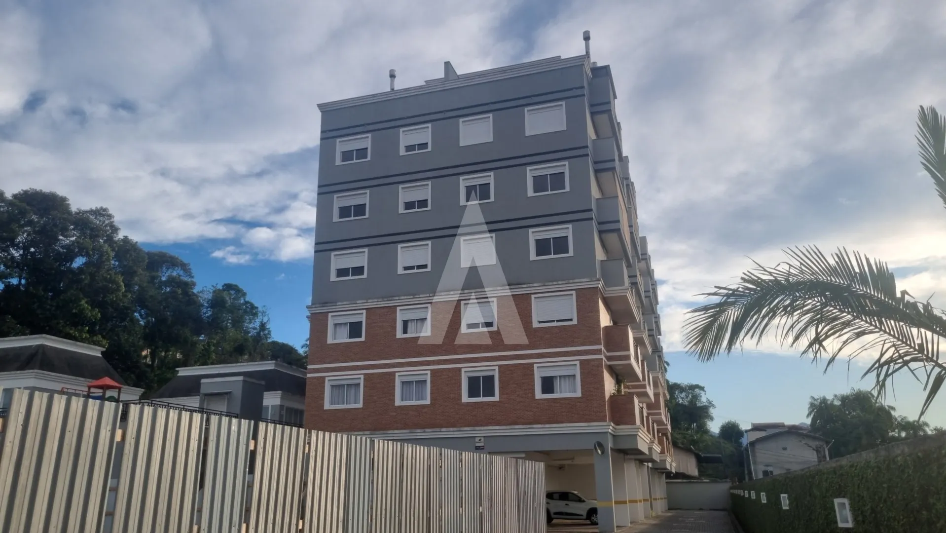Apartamento para alugar com 2 quartos e 1 suíte, 1 vaga, 61m² no Costa e Silva, Joinville - foto 1