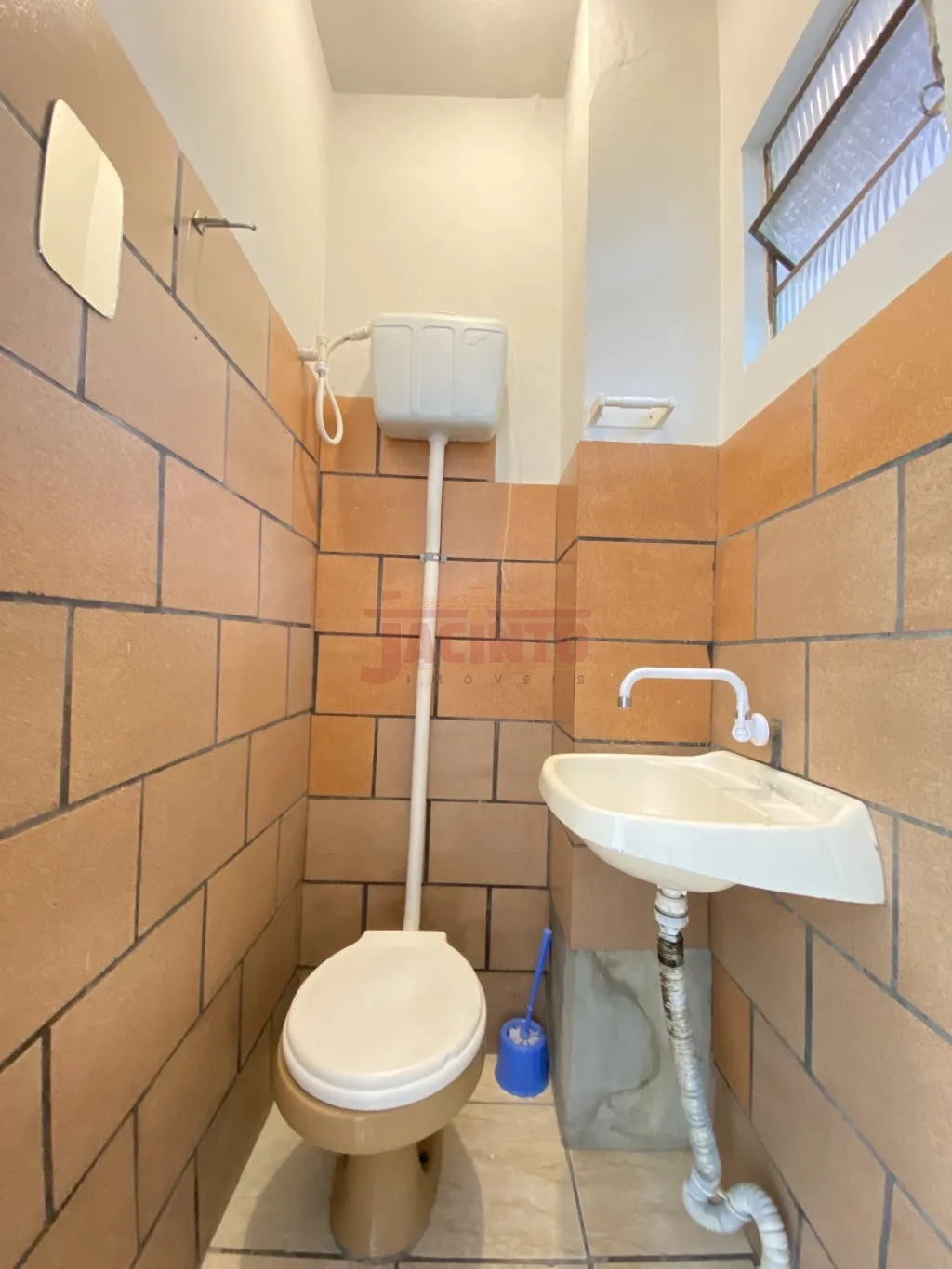 Sala comercial com aproximadamente 35m, na rua geral do Bairro Fortaleza. — foto 4