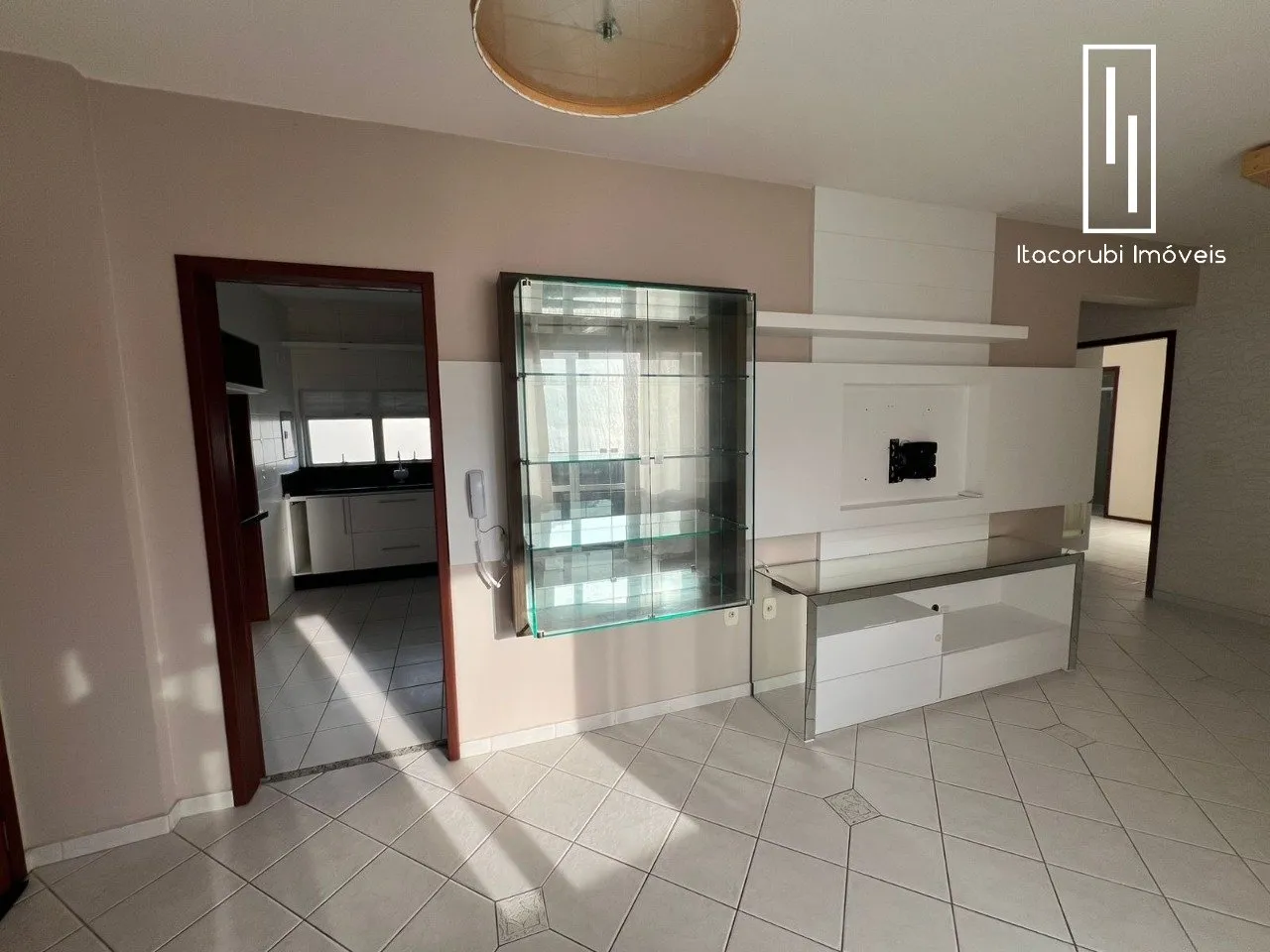Apartamento para alugar com 2 quartos e 1 suíte, 1 vaga, 70m² no Itacorubí, Florianópolis - foto 1