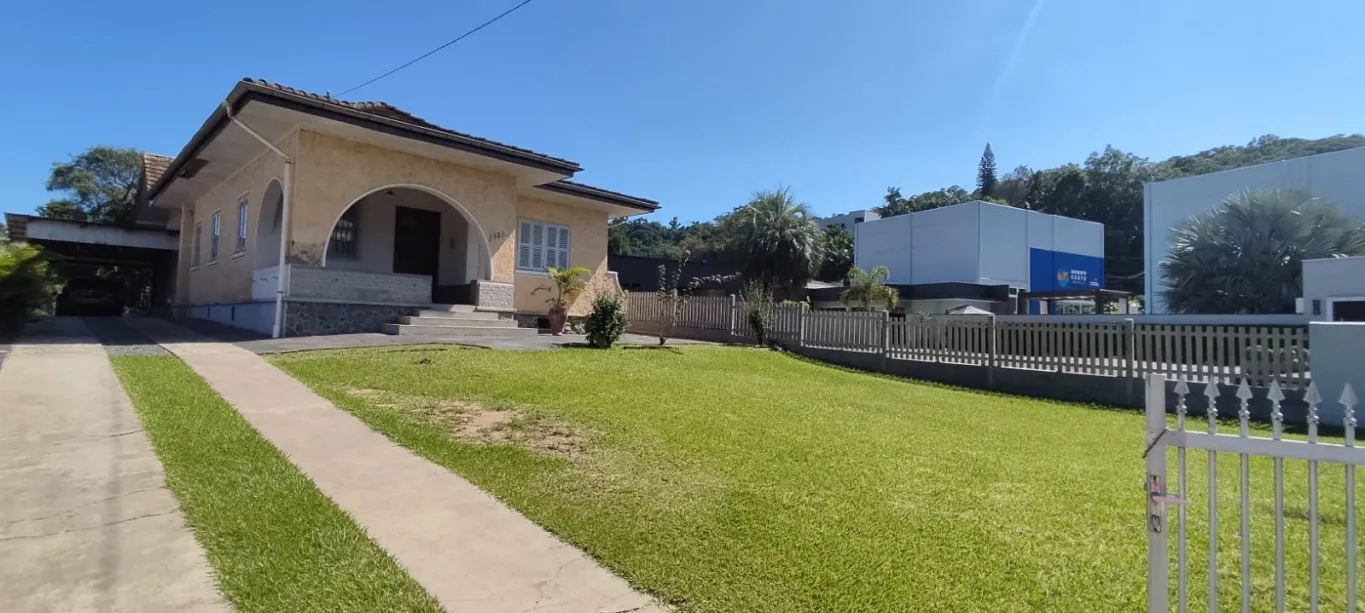 Lindo terreno plano em corredor de servico !!!ZC2 Altura livre Tx Ocup. 70% Coef. 3,6 - foto 1