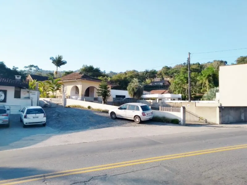 Lindo terreno plano em corredor de servico !!!
ZC2 Altura livre Tx Ocup. 70% Coef. 3,6 — foto 2