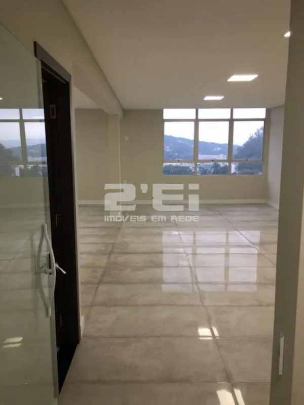 Sala comercial para locação com 70m na rua Quinze de Novembro. — foto 2