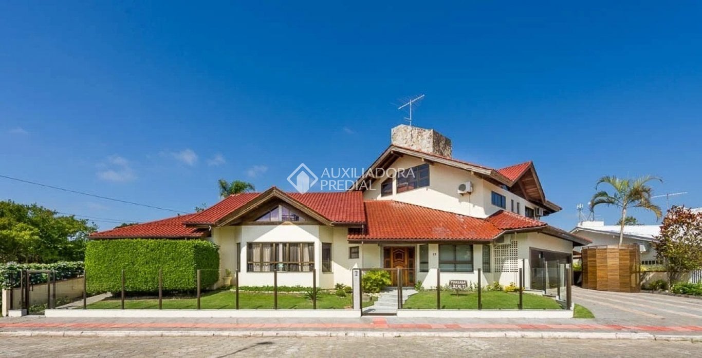Outros Imóveis à venda com 13 quartos e 13 suítes, 800m² na Clara Simões Speck no Barra da Lagoa, Florianópolis