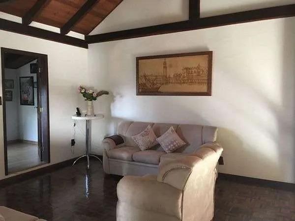 Sobrado com 2 suíte(s) mais 2 quarto(s) à venda no bairro Floresta em Joinville, por R$ 995.000.00. — foto 3