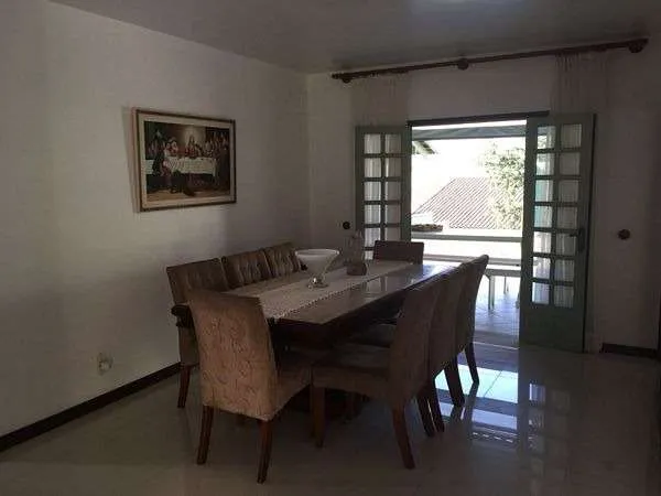 Sobrado com 2 suíte(s) mais 2 quarto(s) à venda no bairro Floresta em Joinville, por R$ 995.000.00. — foto 4