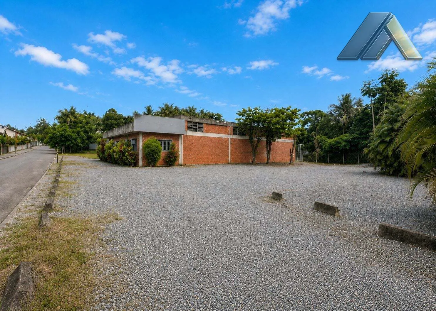 Galpão à venda, 3 vagas, 1057m² no Salto, Blumenau - foto 1