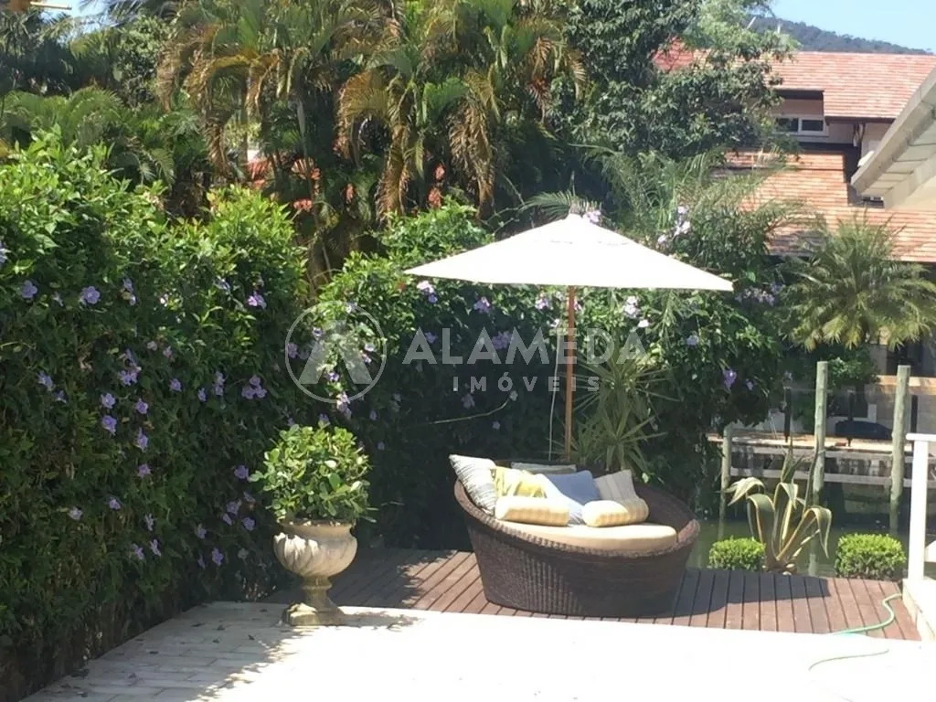 Casa à venda com 3 quartos e 3 suítes, 3 vagas, 390m² na região do bairro Barra, próximo à Avenida Marginal Leste, Balneário Camboriú — foto 7