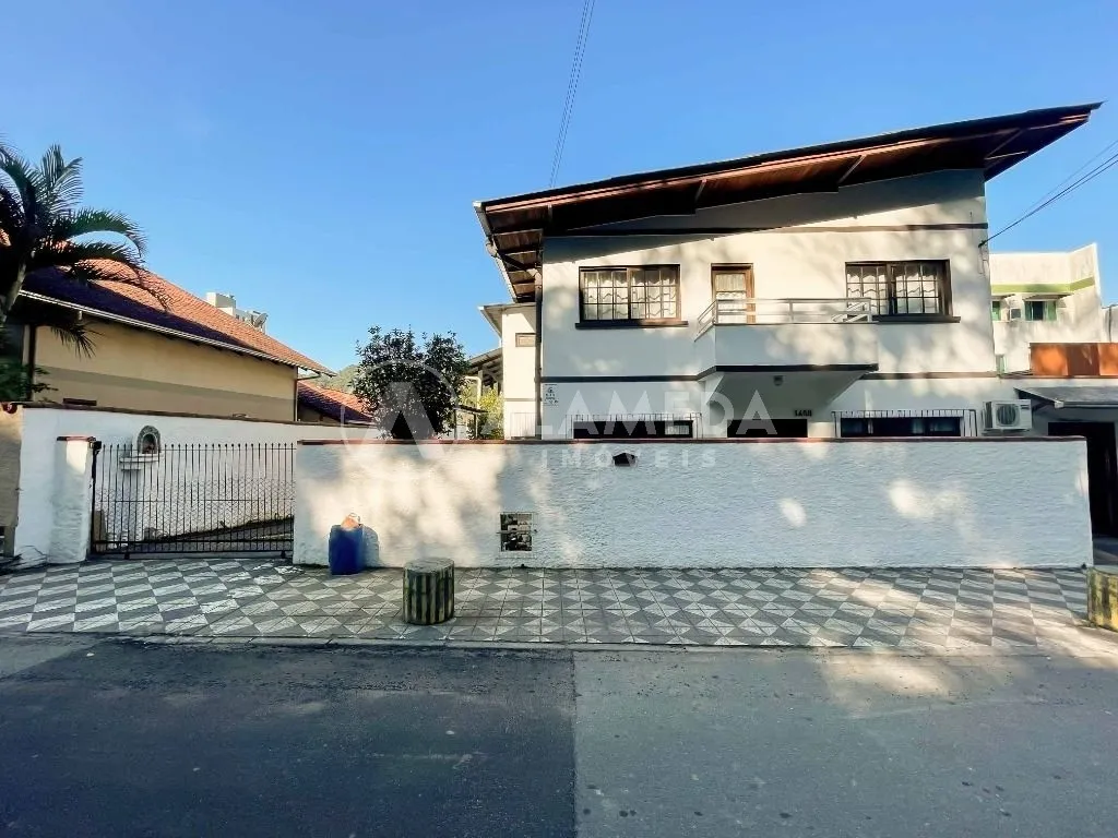 Casa à venda com 7 quartos e 1 suíte, 4 vagas, 498m² no Boa Vista, Blumenau - foto 1
