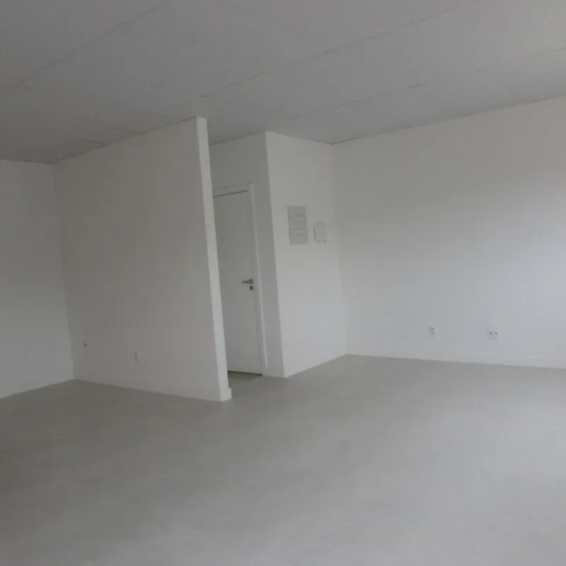Sala comercial com 1 banheiro e 1 garagem no Bairro Velha. — foto 5