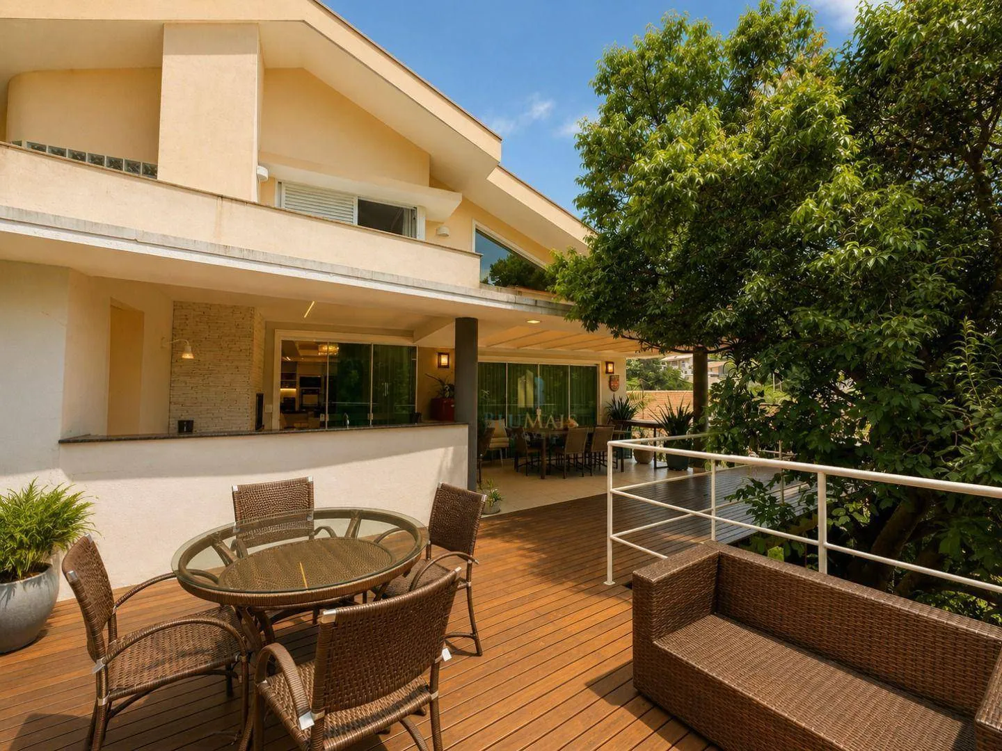 Casa à venda com 3 quartos e 1 suíte, 4 vagas, 1080m² no Garcia, Blumenau