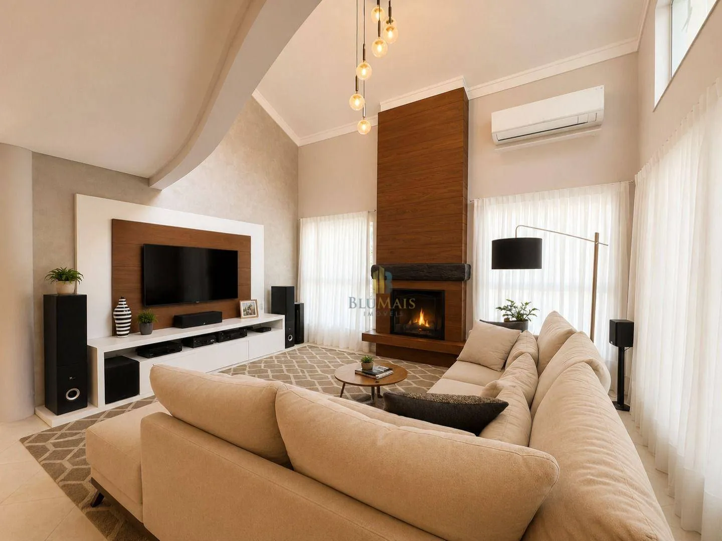 Casa à venda com 3 quartos e 1 suíte, 4 vagas, 1080m² na região do bairro Garcia, próximo à Rua Engenheiro Odebrecht, Blumenau — foto 4