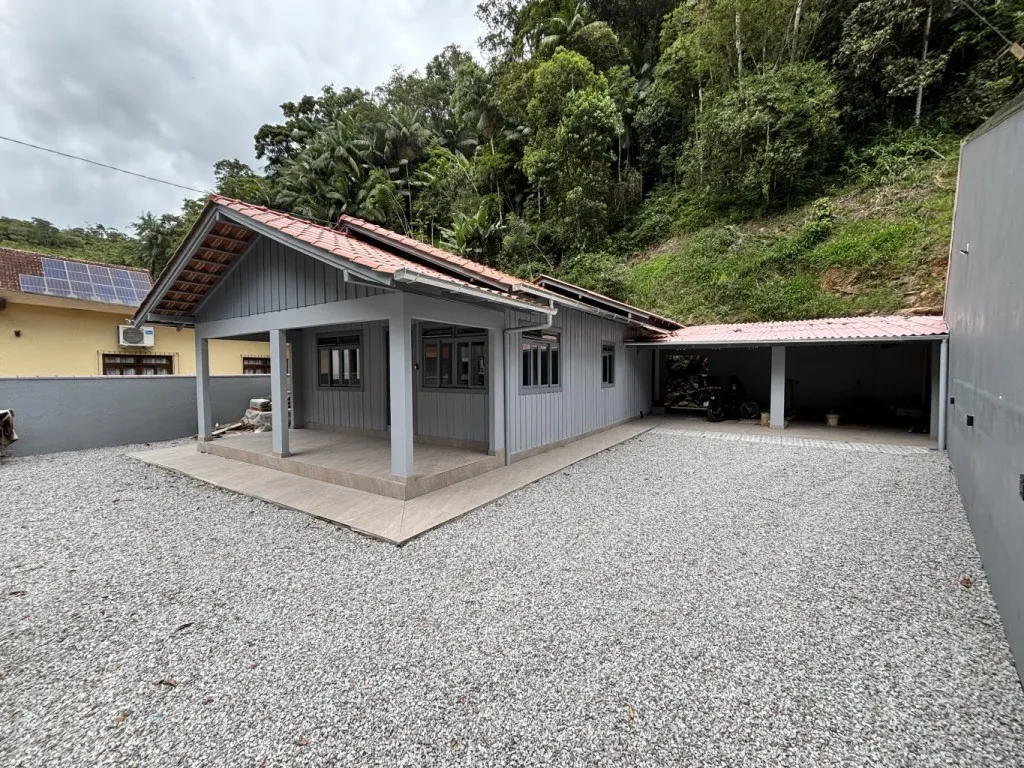 Casa à venda com 3 quartos, 2 vagas, 1016m² no Glória, Blumenau - foto 1