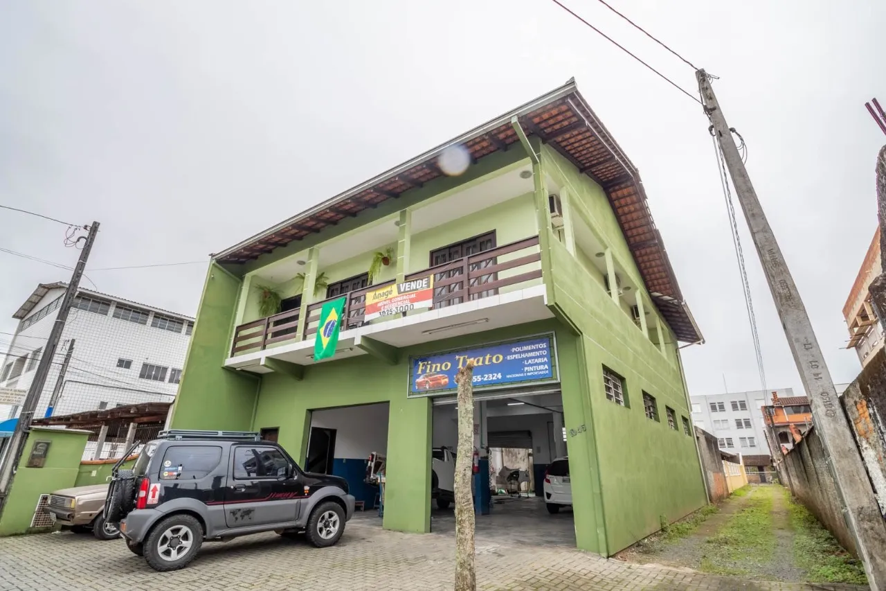 Outros Imóveis à venda com 3 quartos, 300m² no Bucarein, Joinville - foto 1