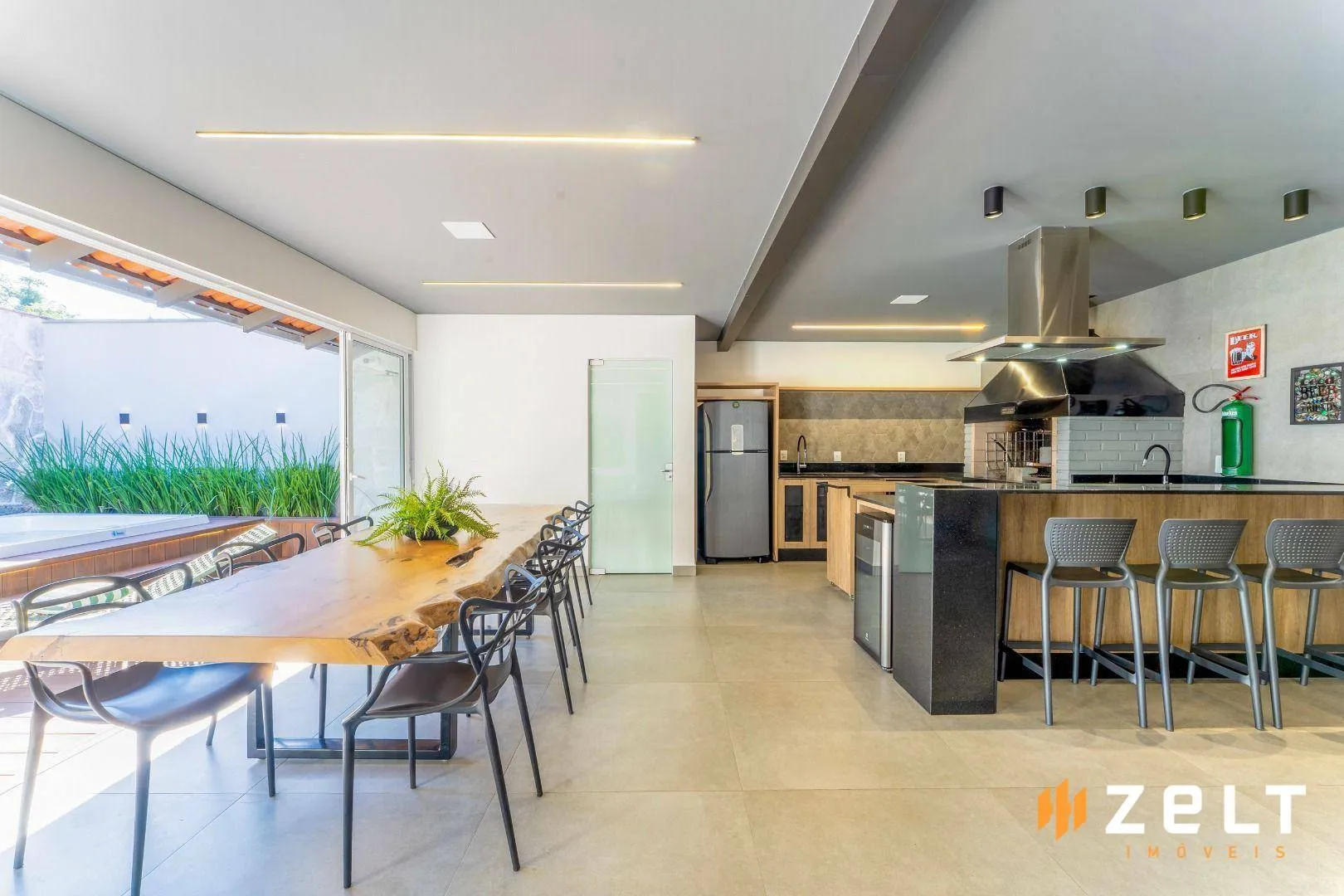 Casa à venda com 3 quartos e 1 suíte, 4 vagas, 355m² na Rua Professor Bartolomeu João Hess no Velha, Blumenau — foto 3
